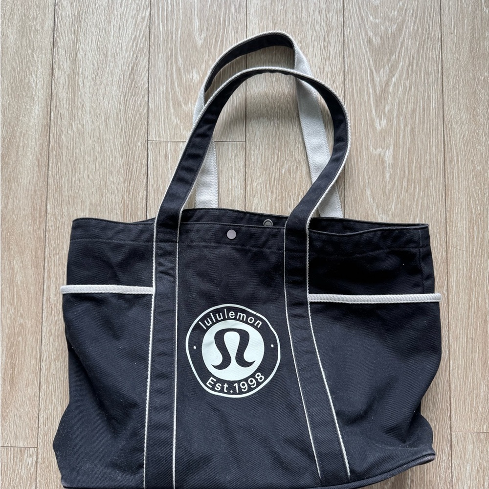 Lululemon Daily Multi-Pocket Canvas Tote Bag